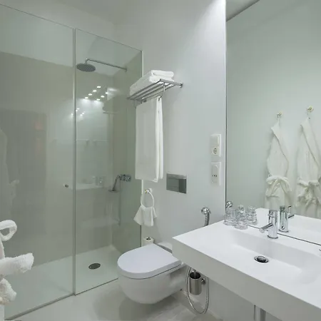 Emaj Boutique Hotel 4*